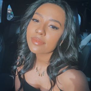 Meet your Posher, Leilani